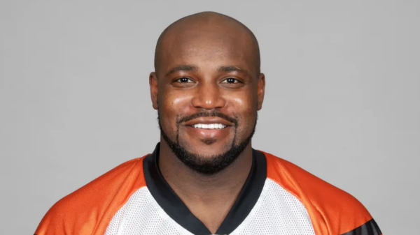 Morre Rudi Johnson, ex-astro da NFL,