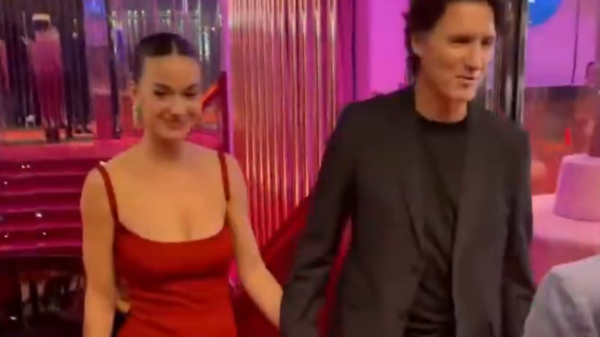 Katy Perry e Ex-Primeiro-Ministro Justin Trudeau Assumem Namoro em Paris