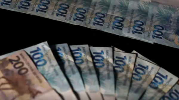 dinheiro real brasileiro