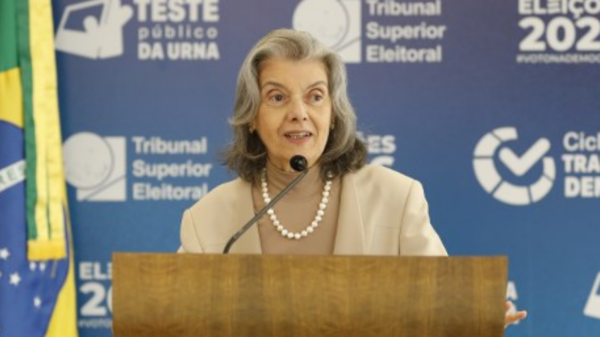 Cármen Lúcia