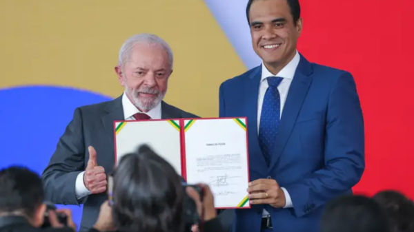 Gustavo Feliciano assume Ministério do Turismo