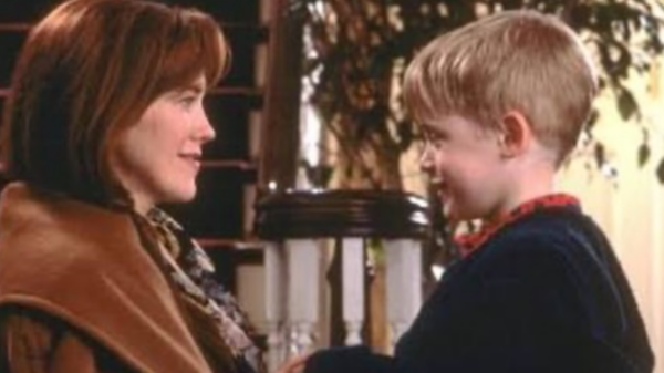 Macaulay Culkin presta homenagem a Catherine O’Hara