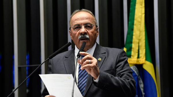 a senador Chico Rodrigues no caso do "dinheiro na cueca"