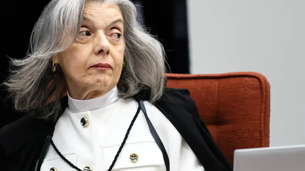 ministra Cármen Lúcia