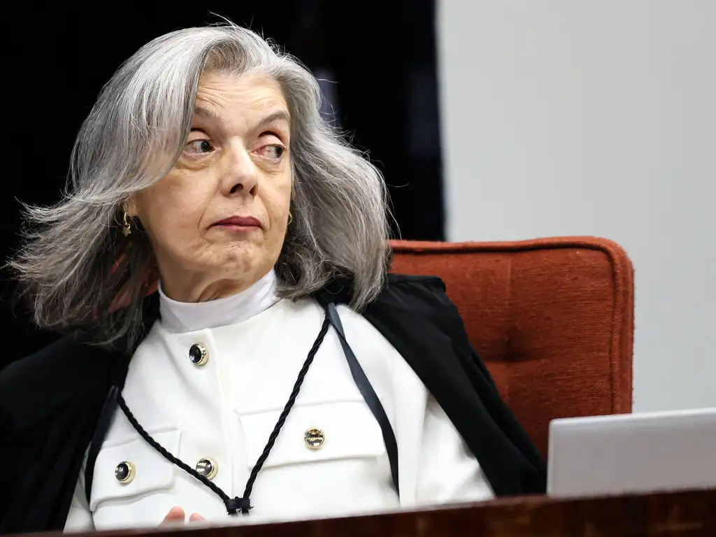 ministra Cármen Lúcia