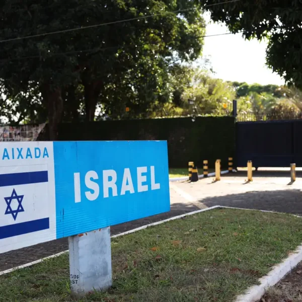 Entrada da embaixada de Israel.