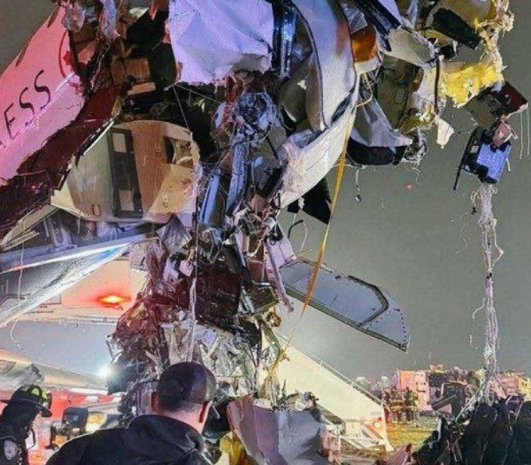 avião com caminhão em NY