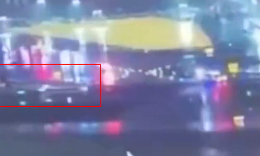 Veja momento exato em que o avião da Air Canada atinge o caminhão em Nova York