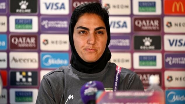 capitã da seleção de futebol do Irã desiste de asilo na Austrália