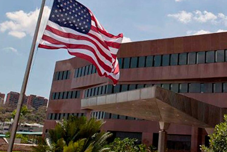 embaixada em Caracas após sete anos