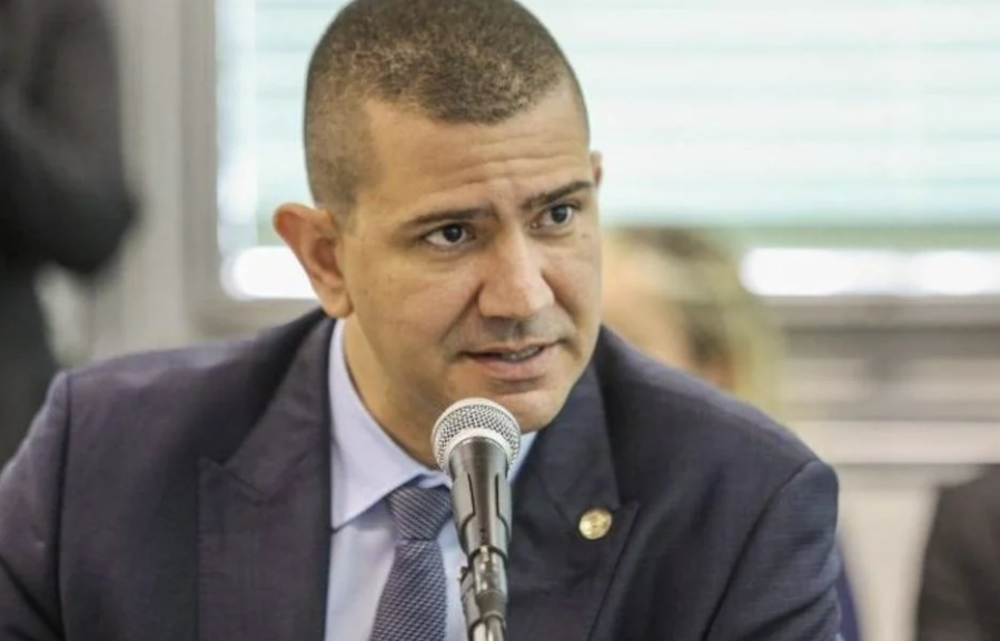 Justiça anula eleição que elegeu Douglas Ruas para a presidência da Alerj; entenda o motivo