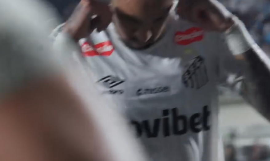 Neymar não se cala após derrota do Santos e explica gesto nas orelhas