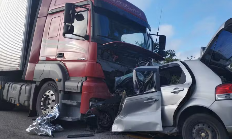 Seis pessoas de uma mesma família de São Paulo morrem em grave acidente a caminho da Bahia