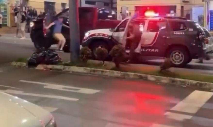 VÍDEO: Tentou ostentar nas manobras e acabou batendo na viatura da PM em Quatá (SP)