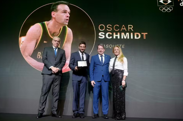 A última honraria: Oscar Schmidt entrou para o Hall da Fama do COB nove dias antes de partir