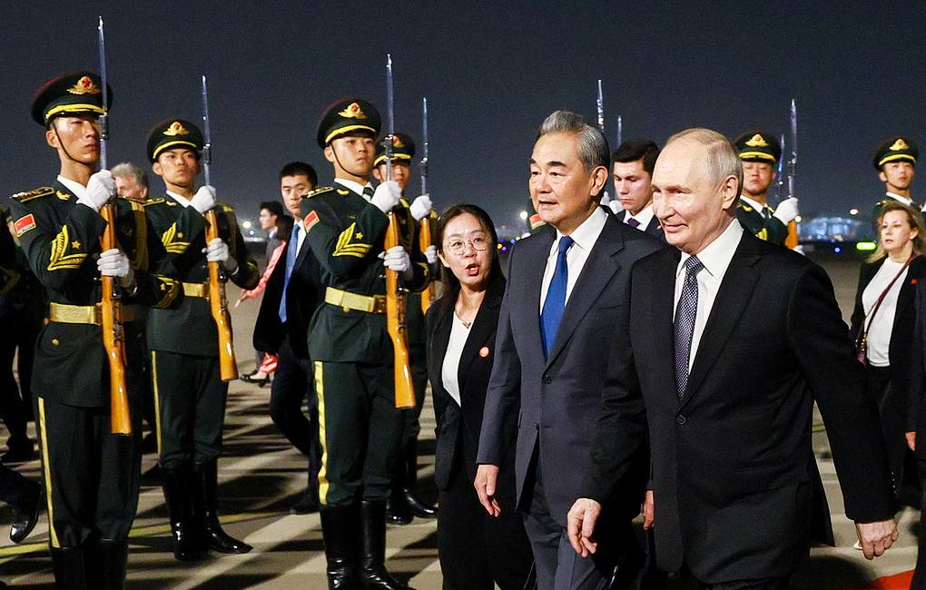 Putin chega à China para encontro com Xi Jinping após visita de Trump a Pequim
