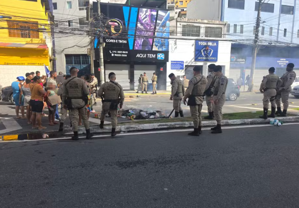 Criança de 11 anos morre e tia fica ferida após invasão de casa durante confronto na Bahia