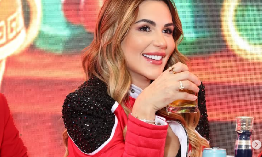 Deolane Bezerra