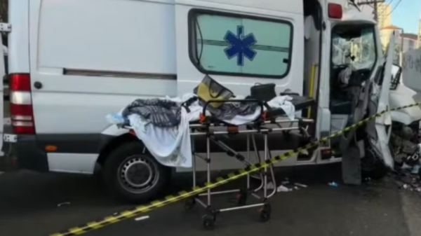 idosa ambulância