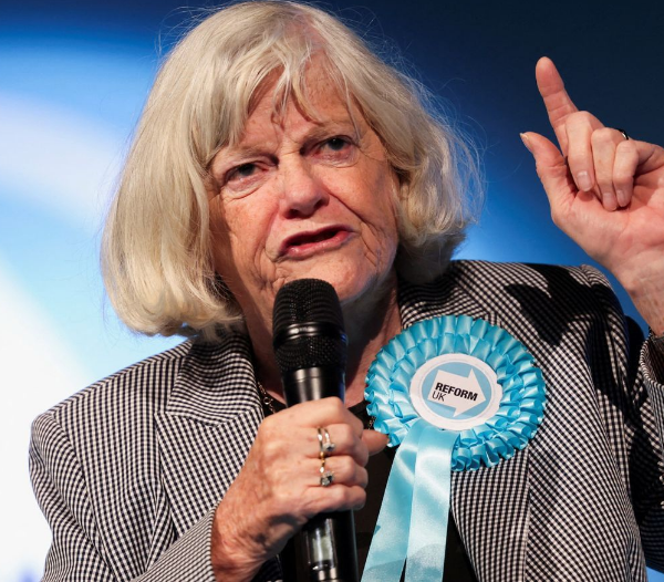 Ex-ministra britânica Ann Widdecombe
