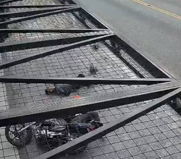 brincadeira falso assalto