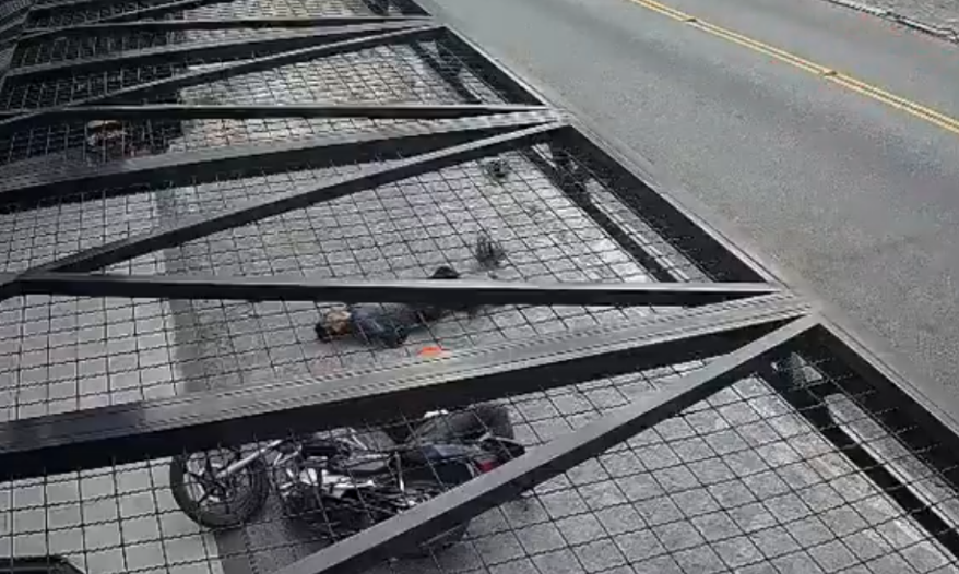 brincadeira falso assalto