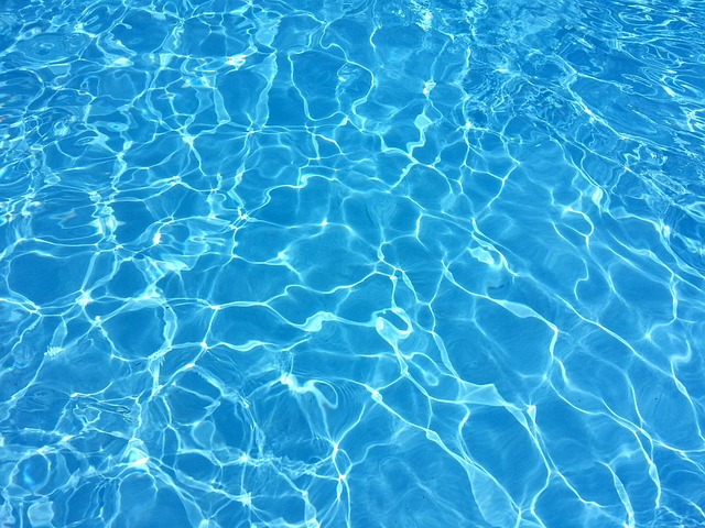 Bebê piscina