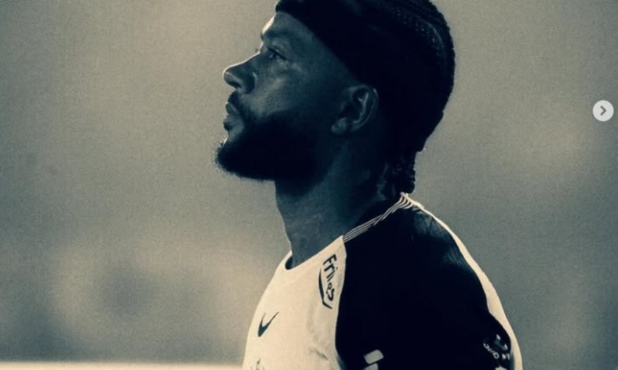 Corinthians desiste de renovação e anuncia saída do atacante holandês Memphis Depay