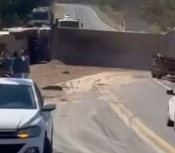 acidente com ônibus e caminhão