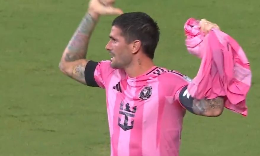 De Paul homenageia Messi com camisa do argentino após gol em jogo do Inter Miami