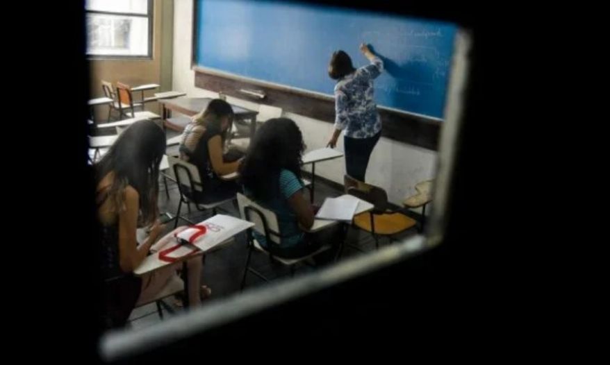 Apenas 6 estados ficam acima da média no Ensino Médio no Ideb 2025; veja quais são