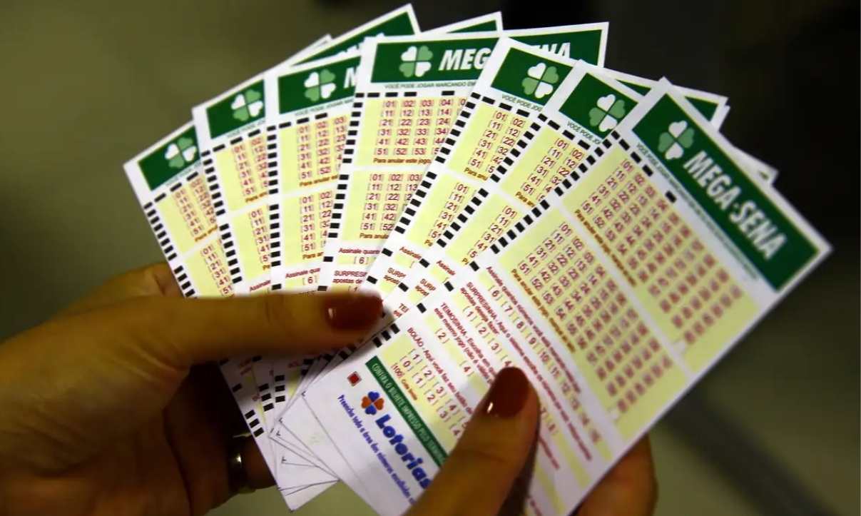 Mega-Sena acumula e prêmio vai a R$ 135 milhões; confira os números do concurso 3.039