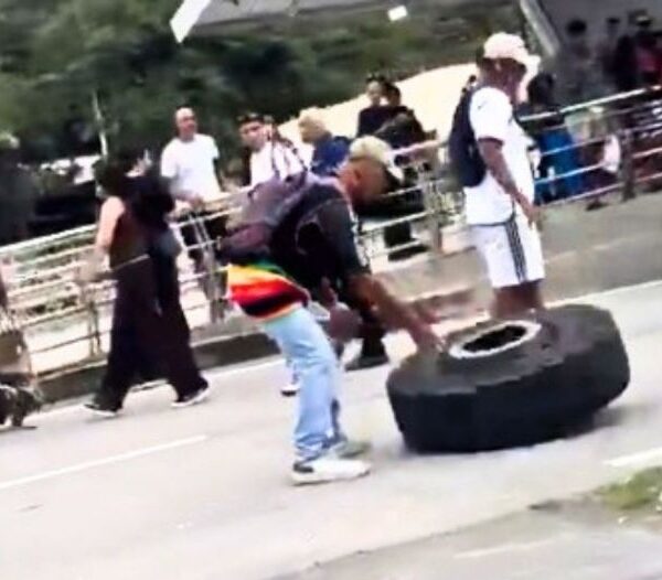 mulher morre com roda