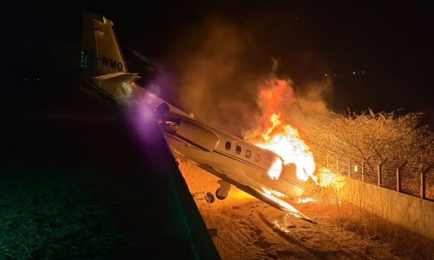 Avião com o cantor Rey Vaqueiro