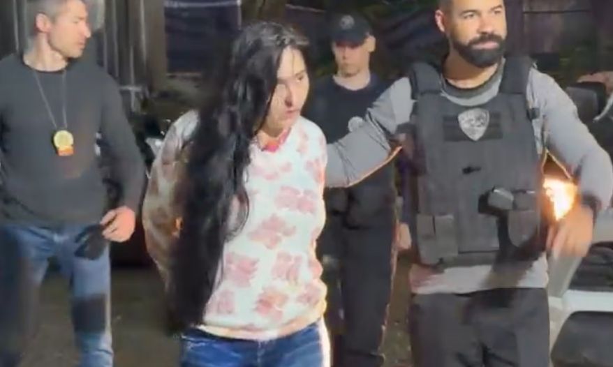 mulher presa matar