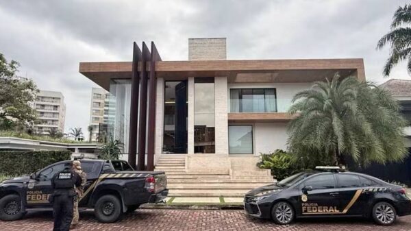 PF prende mãe e irmão de Oruam
