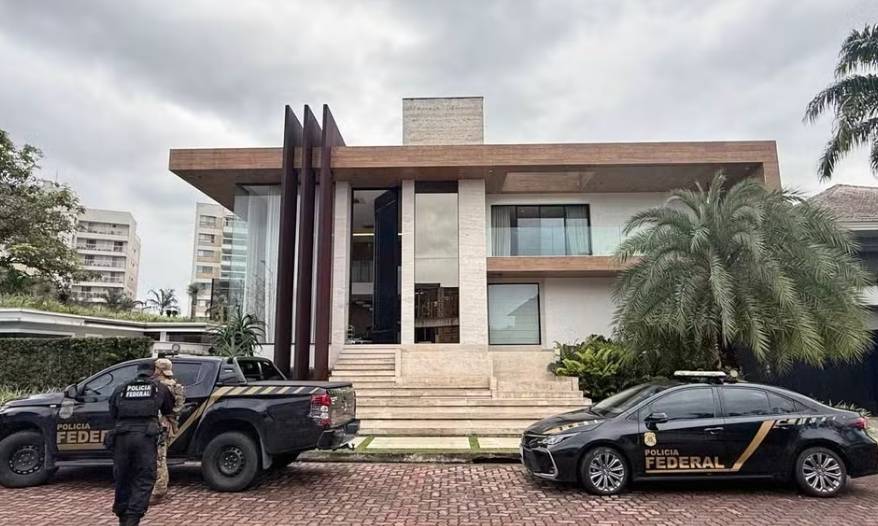 PF prende mãe e irmão de Oruam