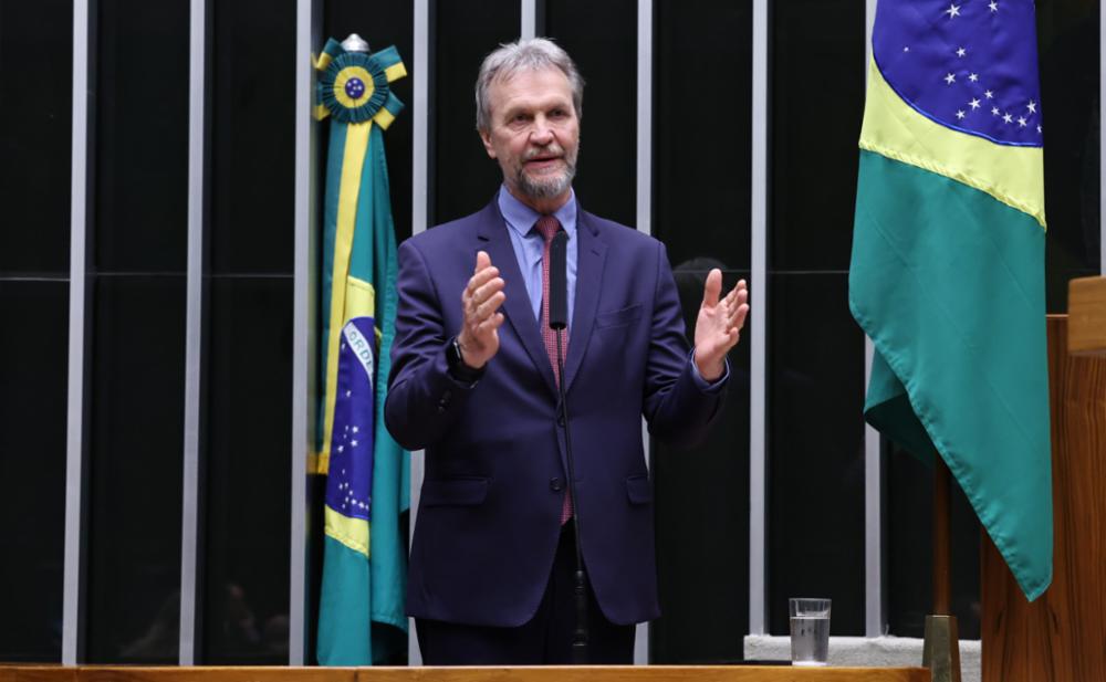PT apresenta projeto de lei que prevê até 6 anos de prisão para discriminação política no trabalho