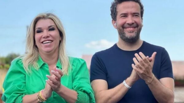 ex-mulher de Janones